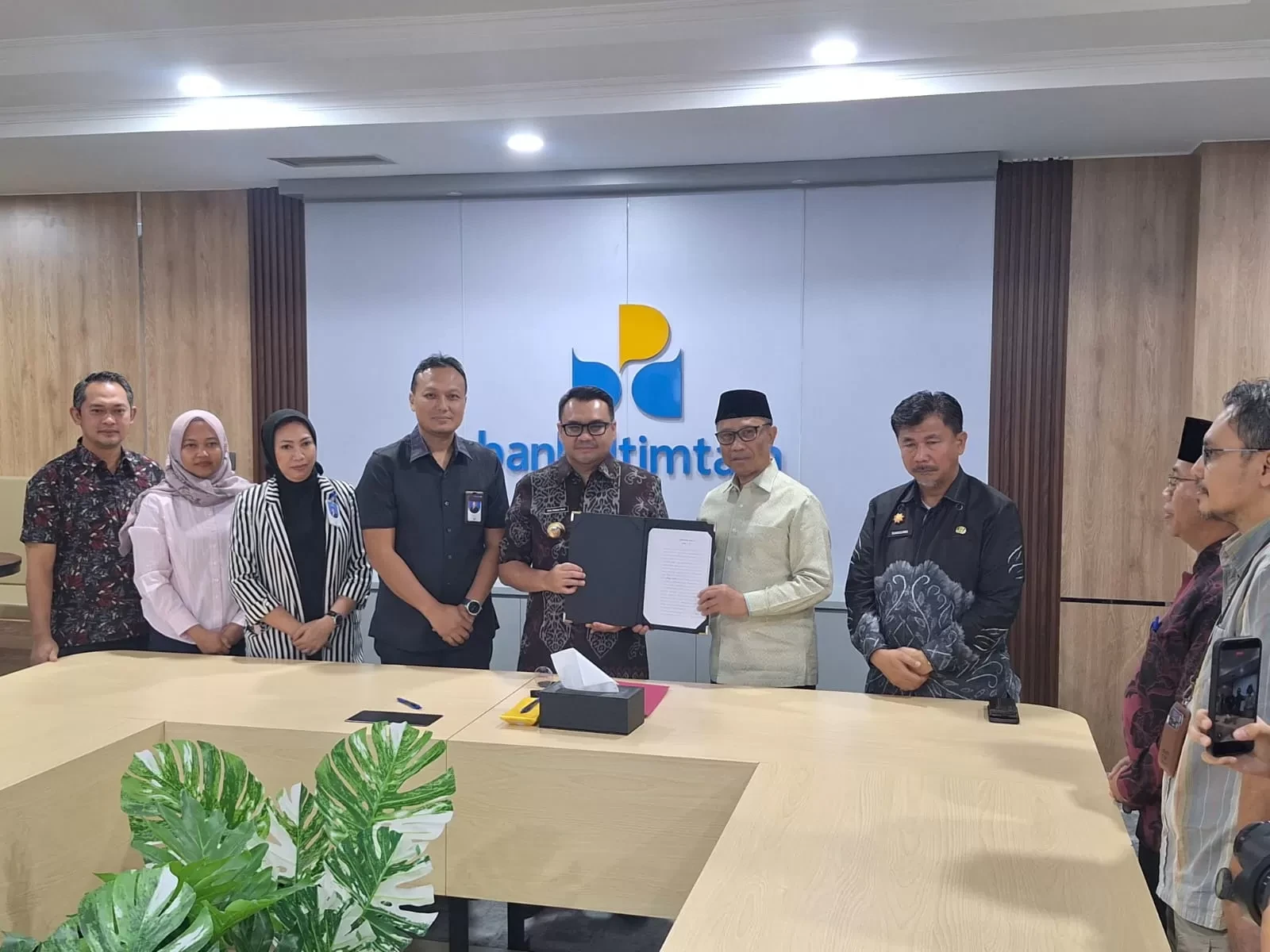Pemkab Kukar Teken Akad Kredit dengan Bankaltimtara untuk Selesaikan Pembayaran Proyek Tertunda